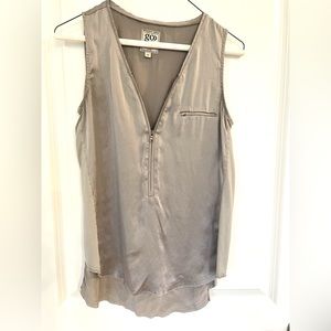 - Go by GoSilk iconic zippy tank in silver. Excellent condition,